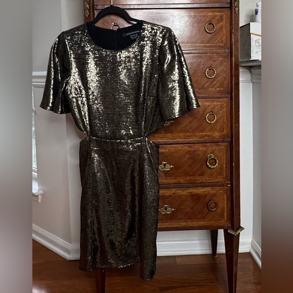 Elegant Size 4 Gold Sequin French Connection Dress